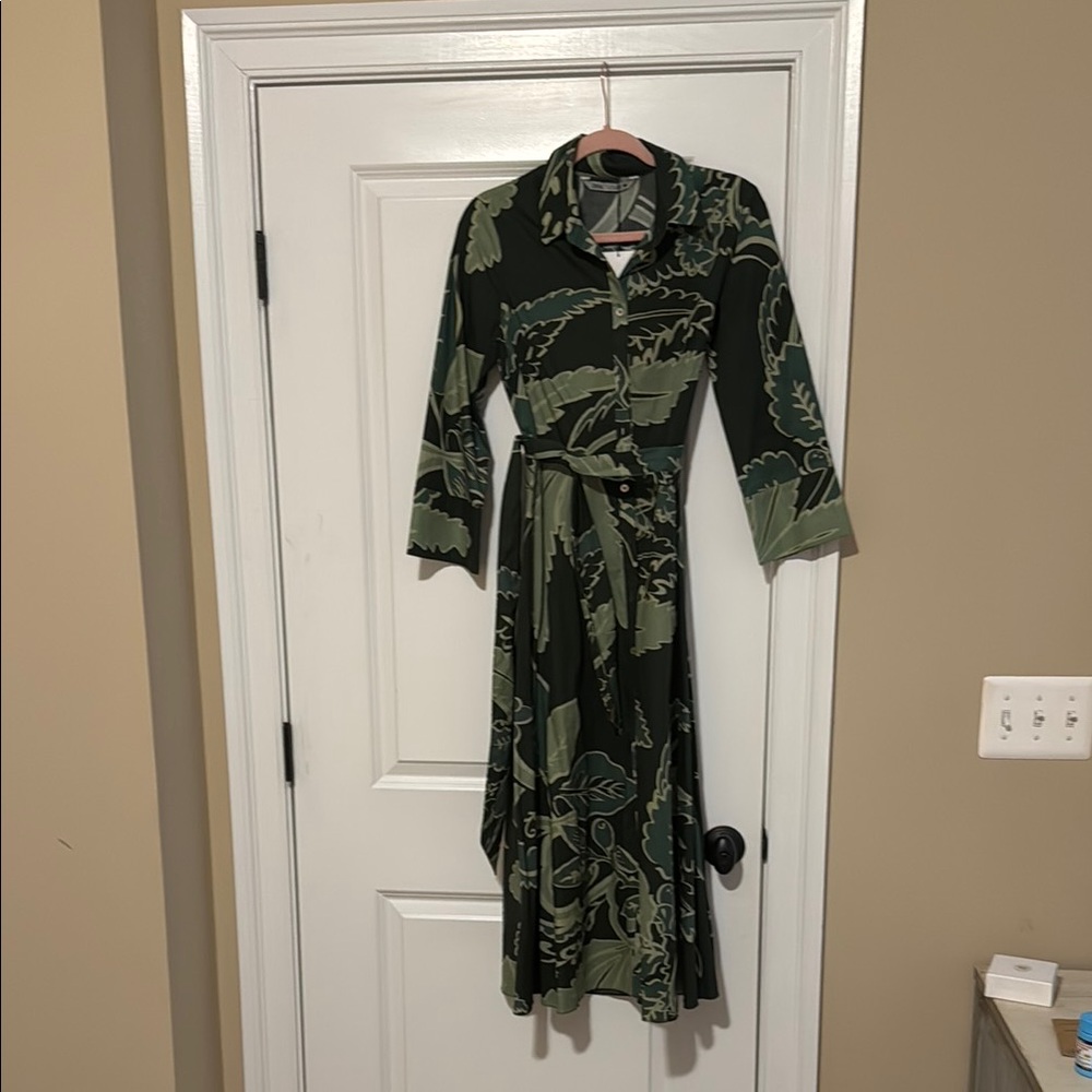 Elegant Green Patterned Dress